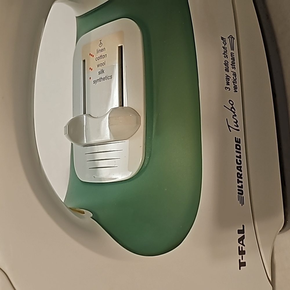 T-FAL IRON - Picture 5 of 16